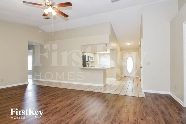 Foto del edificio - 3818 Forest Park Pl