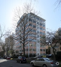Building Exterior - 1906 Nelson St