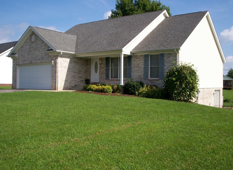 50 Summit Dr, Brandenburg, KY 40108 House Rental in Brandenburg, KY
