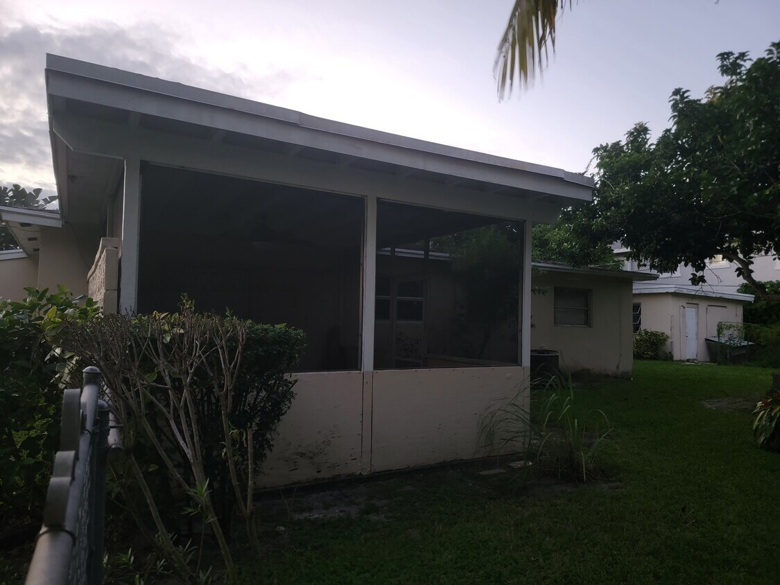 Foto del edificio - 1315 Longwood St