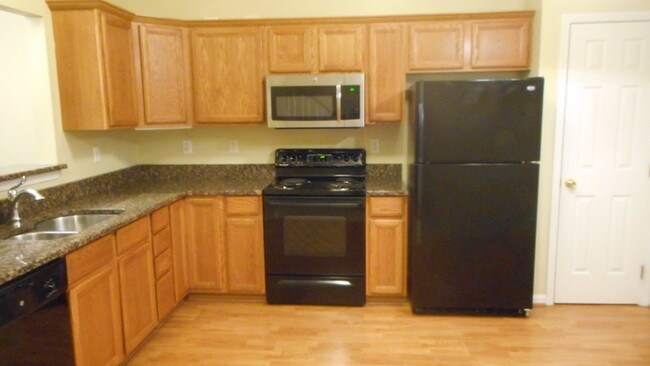 Building Photo - Ballantyne area townhouse