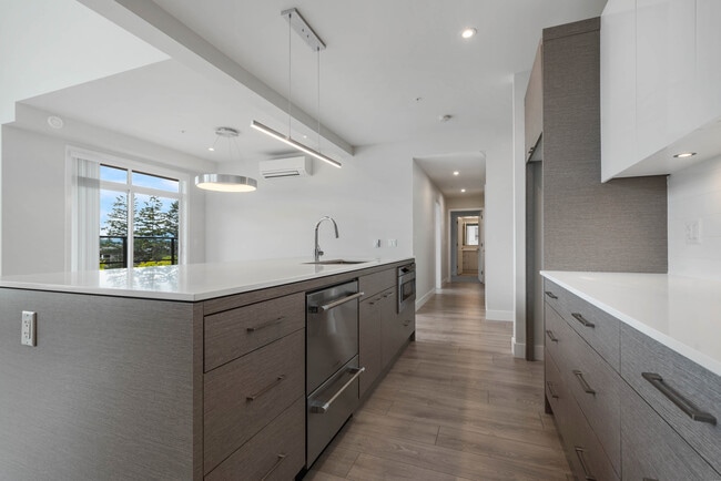 Building Photo - 45500-45500 Market Way