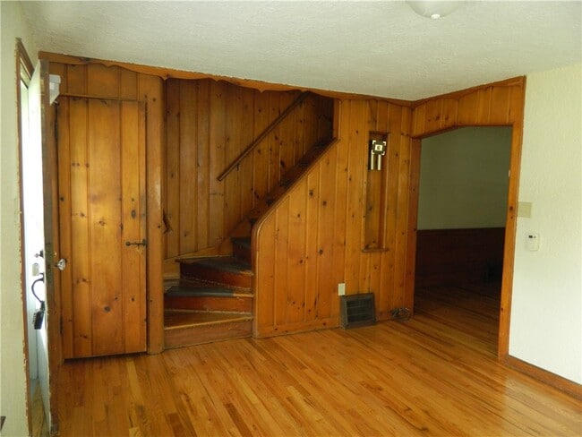 Building Photo - 1046 Grace St