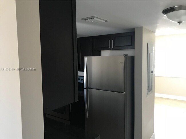 Building Photo - 1990 NW 4th Ct