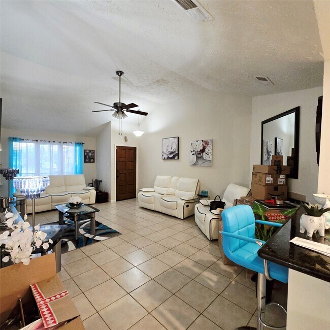 Foto del edificio - 3722 Westheimer Pl Dr