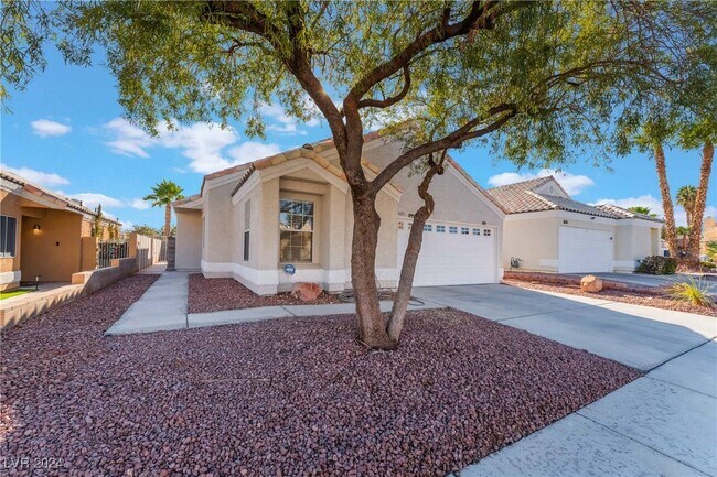 Building Photo - 8681 Buttercreek Way