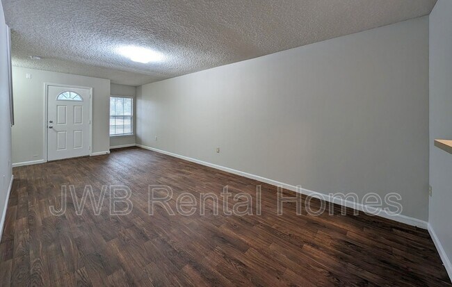 Foto del edificio - 8408 McGirts Village Ln