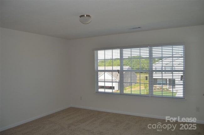 Foto del edificio - 117 Quail Springs Rd