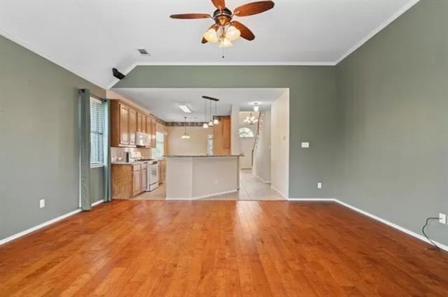 Building Photo - 1548 Cascade Range Dr