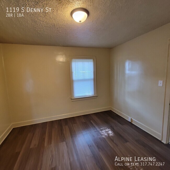 Foto del edificio - 1119 S Denny St