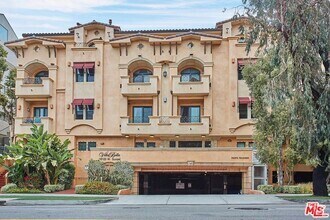 Building Photo - 16123 W Sunset Blvd