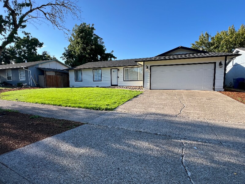 Primary Photo - 4407 Roselawn Dr NE