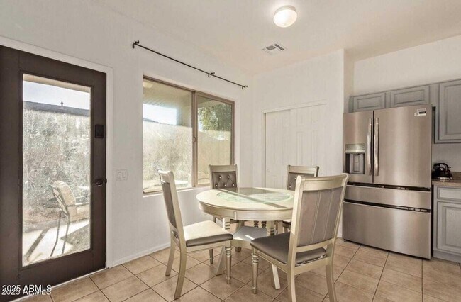 Foto del edificio - 9171 W Berkeley Rd