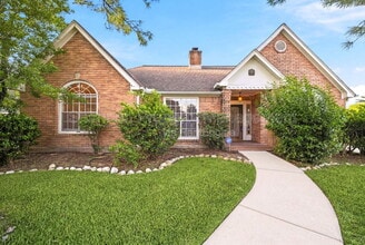 Building Photo - 15911 Moonrock Dr