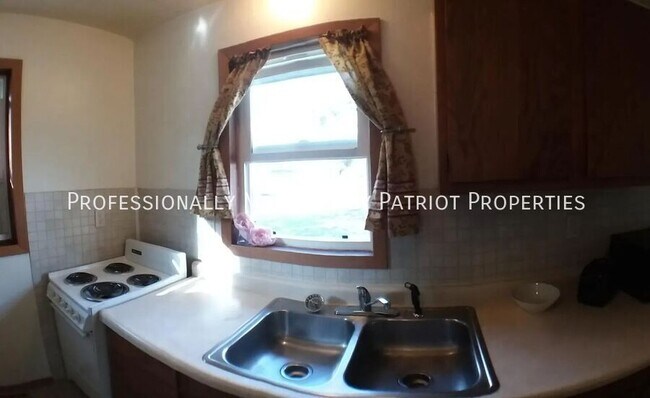 Foto del edificio - 1205 Lakeview Dr