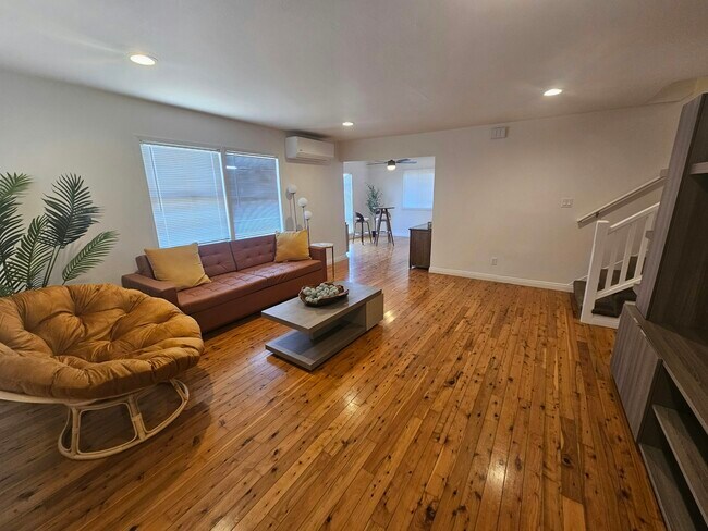 Foto del edificio - 3675 Christensen Ln