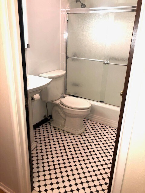 Bathroom - 10421 Briarbend Dr