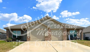 Building Photo - 3111 A Stonewall Dr