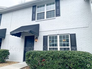 Building Photo - 1121 Maple Tree Ln