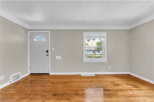 Foto del edificio - 11901 Kensington Ave