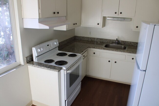 Foto del edificio - 5234 Sacramento Ave