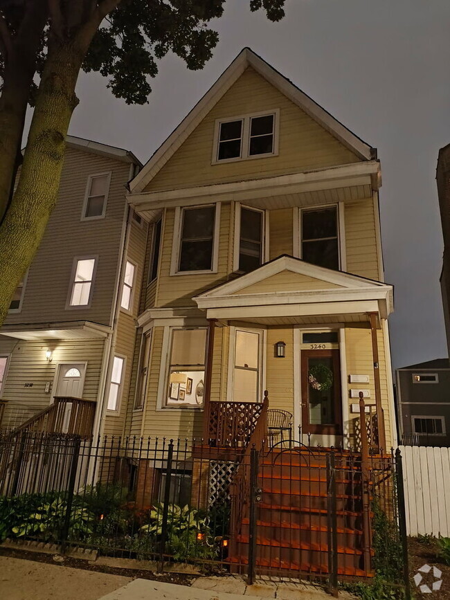 Building Photo - 3240 N Whipple St