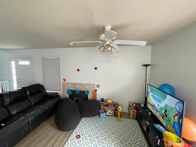 Building Photo - 3514 S Oaklawn Cir