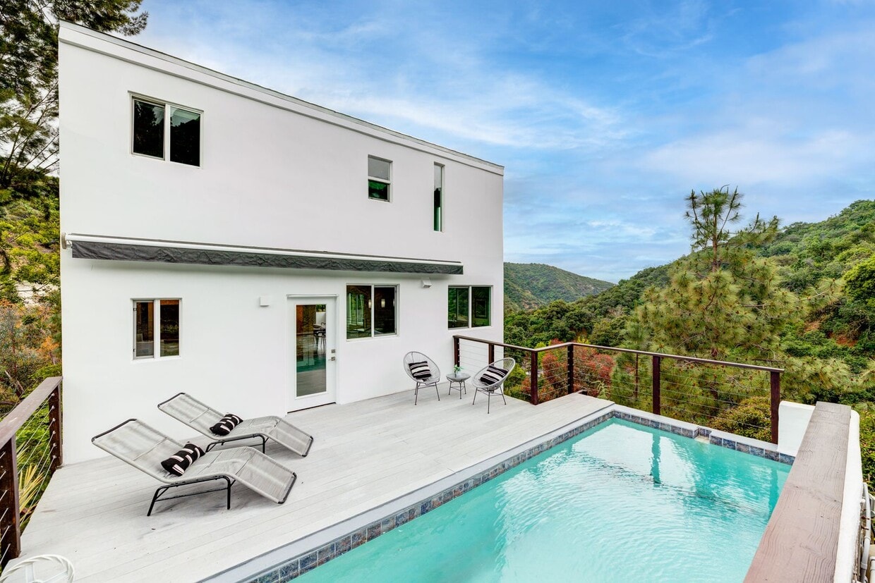 Primary Photo - Modern Treehouse with Pool and Breathtakin...