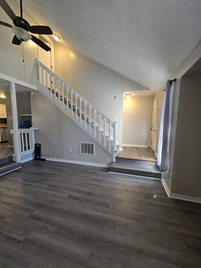 Foto del edificio - Townhome for rent