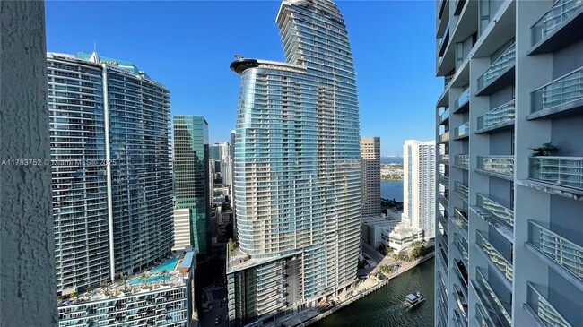 Building Photo - 475 Brickell Ave