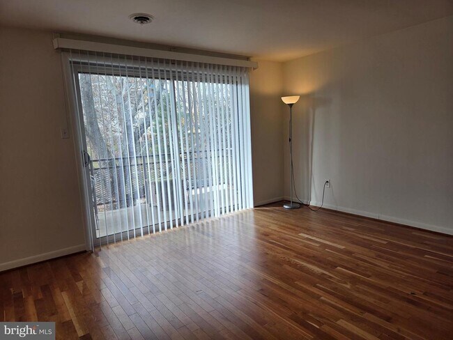 Foto del edificio - 10432 Rockville Pike