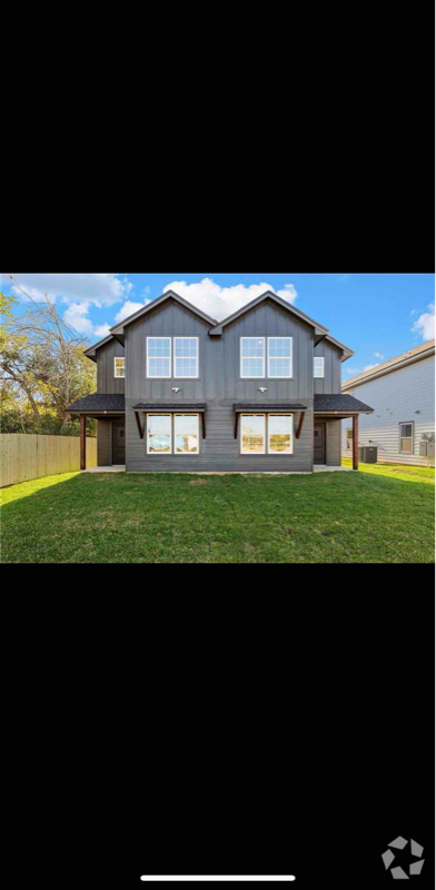 Building Photo - 2020 Bagby Ave