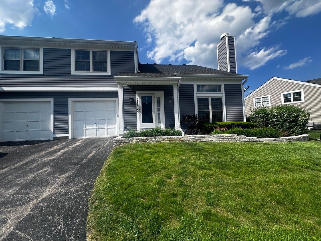 Primary Photo - 1338 N Knollwood Dr