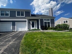 Building Photo - 1338 N Knollwood Dr