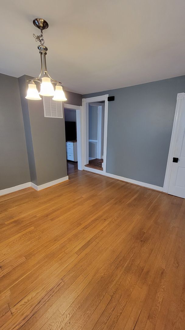 Building Photo - Charming House in Downtown Frederick