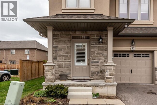 Photo du bâtiment - 98 Shoreview Pl