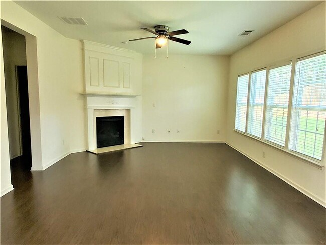 Foto del edificio - 432 Collins Glen Ct