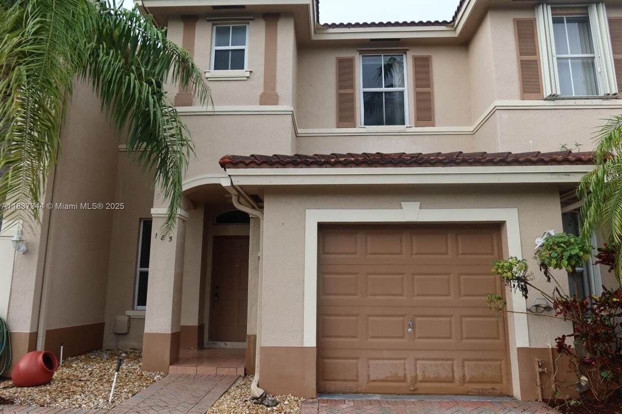 Foto principal - 185 Riverwalk Cir