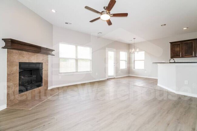 Building Photo - Renovated 4bed 2.5bath house in OKC