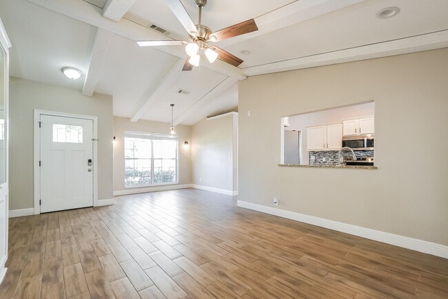 Foto del edificio - 15710 Carriage Hill Ct