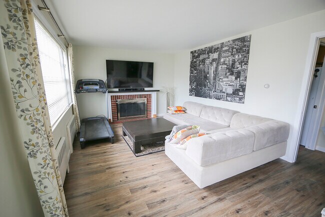 Building Photo - 12 Gill Rd