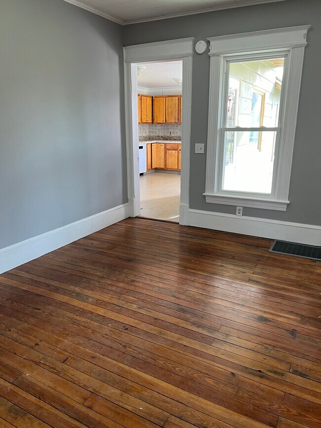 Building Photo - 264 Burnett Rd