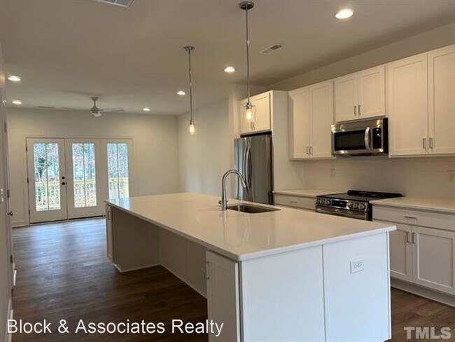 Building Photo - 3 br, 2.5 bath House - 5710 Parker Pines C...