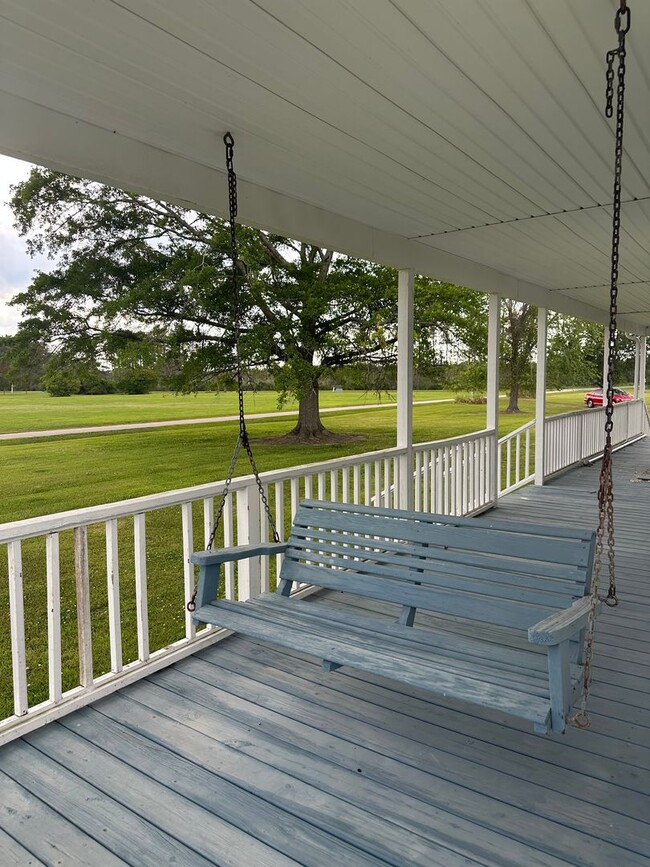 Building Photo - Waterfront Home in Schooner Point