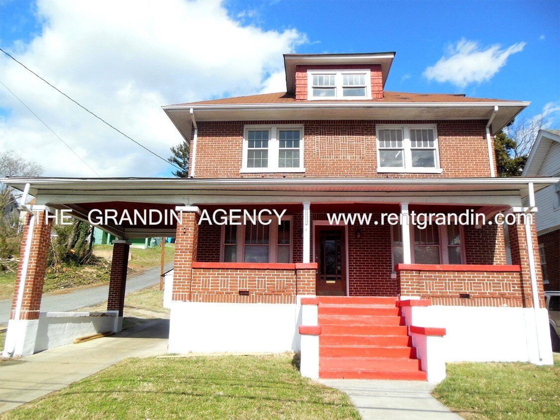 Primary Photo - 2131 Melrose Ave NW