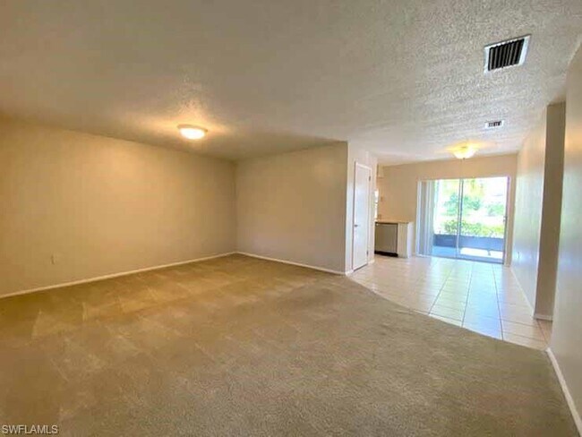 Building Photo - 1500 Popham Dr
