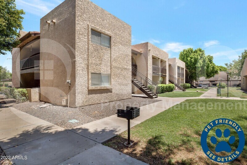 Foto principal - 520 N Stapley Dr