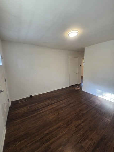 Foto del edificio - 419 Kinsey Blvd