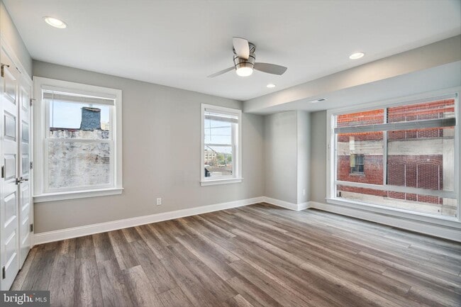 Building Photo - 1419 Poplar St