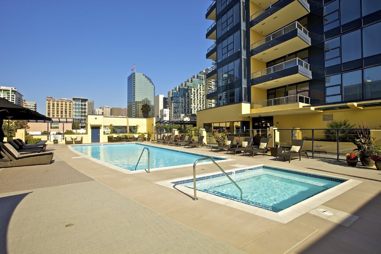 Primary Photo - Ultimate Luxury Living: Fully Furnished Co...